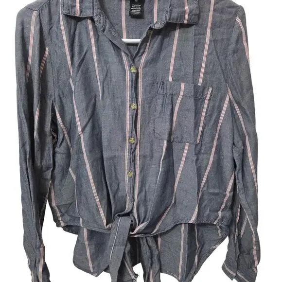 Poly & Esther Woman's Grey with Red and White Stripes Button Down Shirt size M - Picture 6 of 8